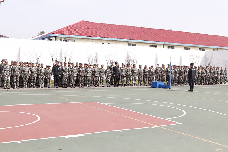 学生整装待发.JPG
